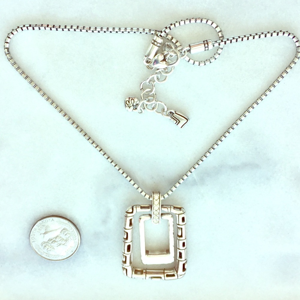 🖤Brighton Rectangular Pendant Necklace🖤